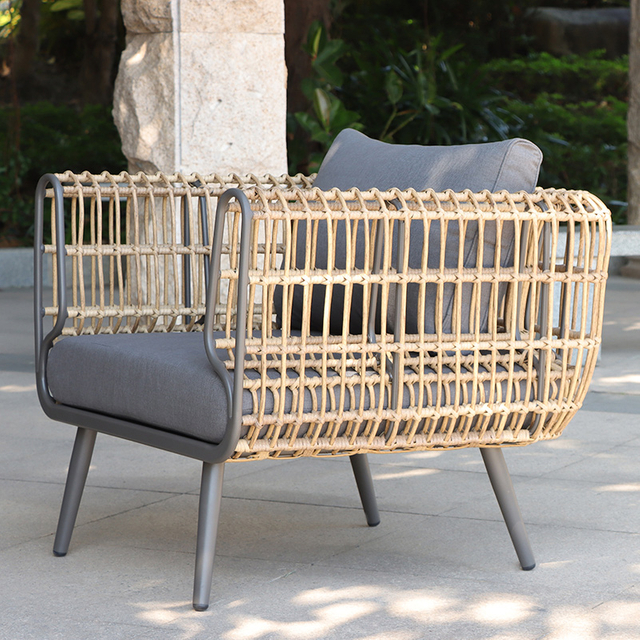 अनुकूलित सन रूम आउटडोर रतन सोफा