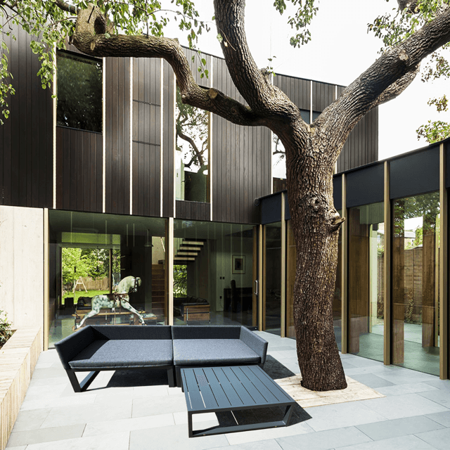 मॉडर्न आउटडोर बालकनी टेबल सेट